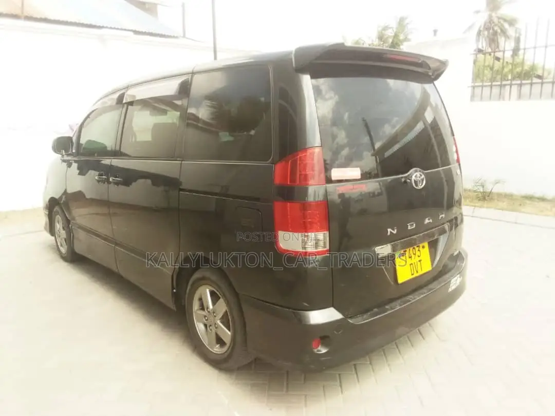 Toyota Noah 2008 Black