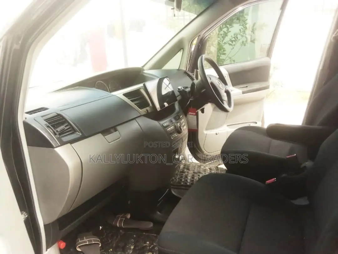 Toyota Noah 2008 Black