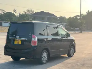 Toyota Noah 2008 Black