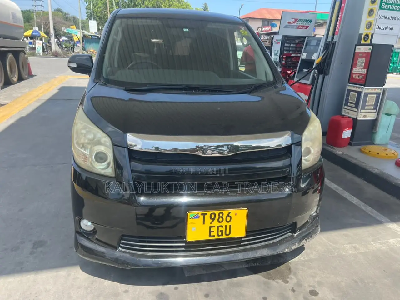 Toyota Noah 2008 Black