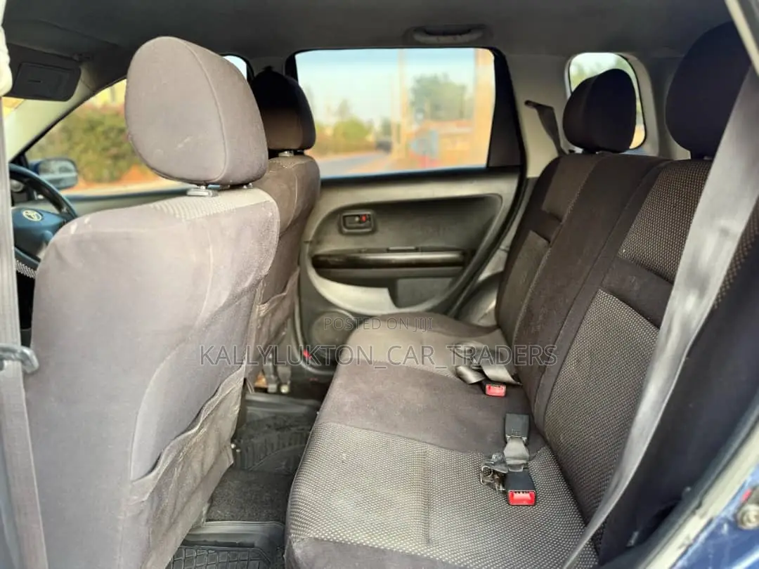 Toyota IST 2005 Blue