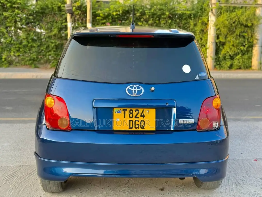Toyota IST 2005 Blue