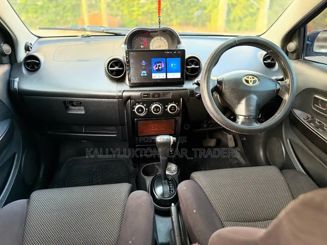 Toyota IST 2005 Blue