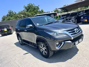 Toyota Fortuner 2016 Gray