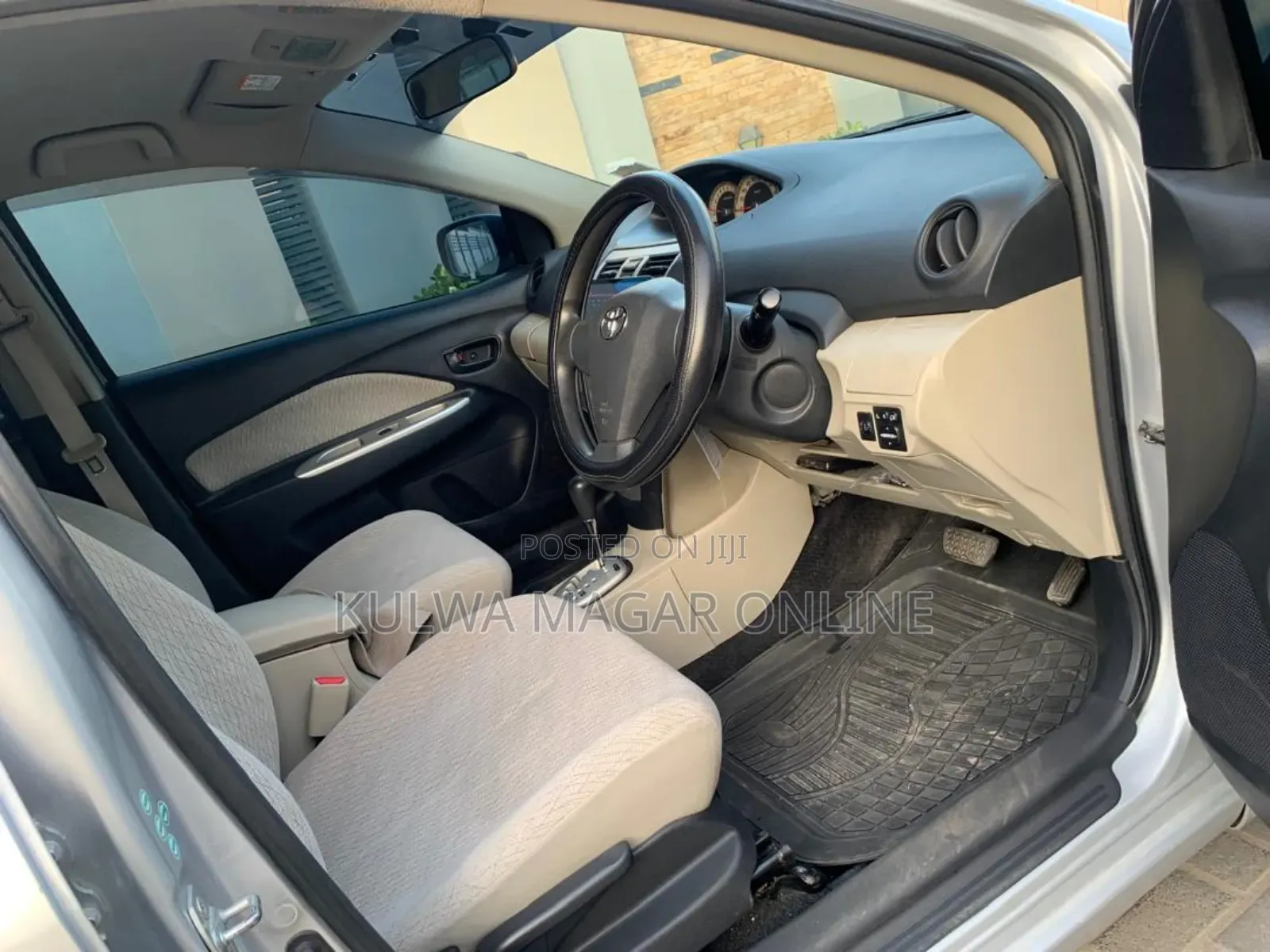 Toyota Belta 2006 Silver
