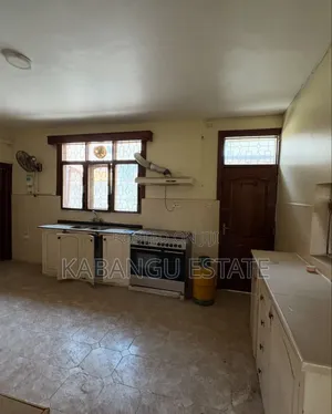 5bdrm House in Msasani for rent