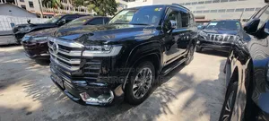 Toyota Land Cruiser 2023 Black