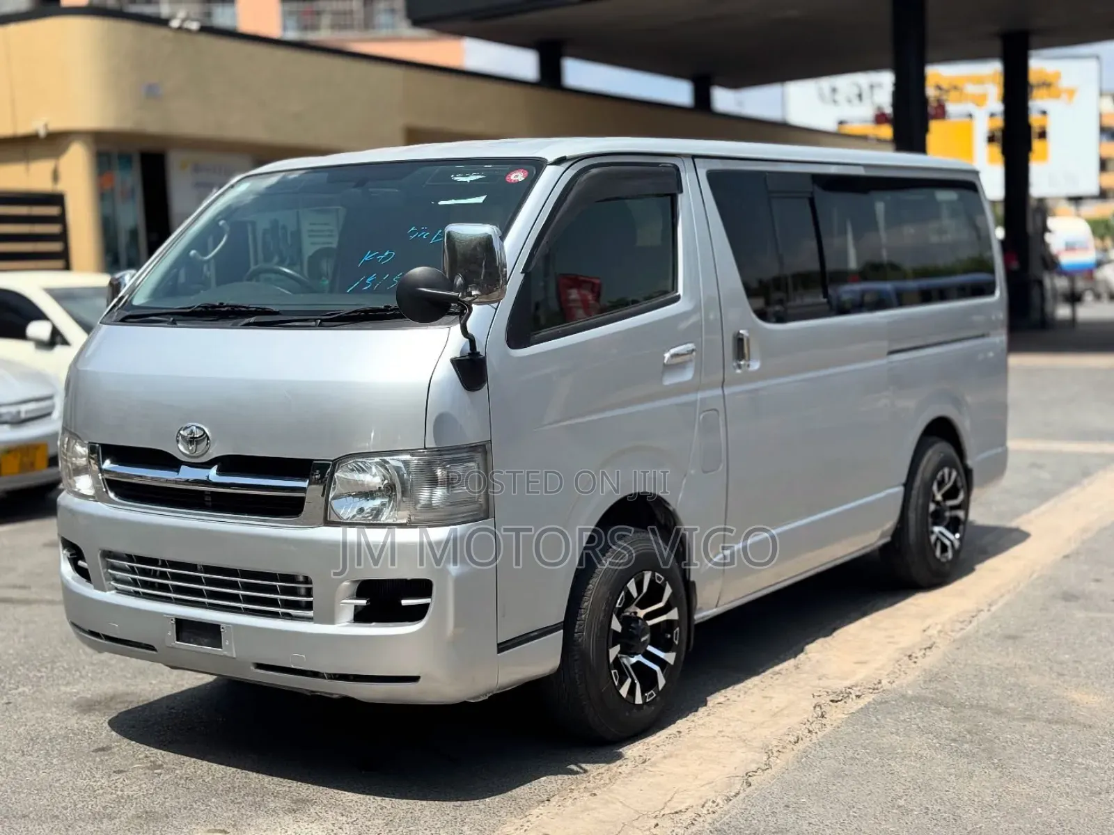 Toyota HiAce 2005 Silver