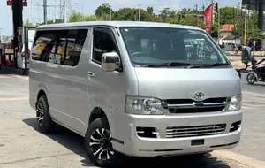 Toyota HiAce 2005 Silver
