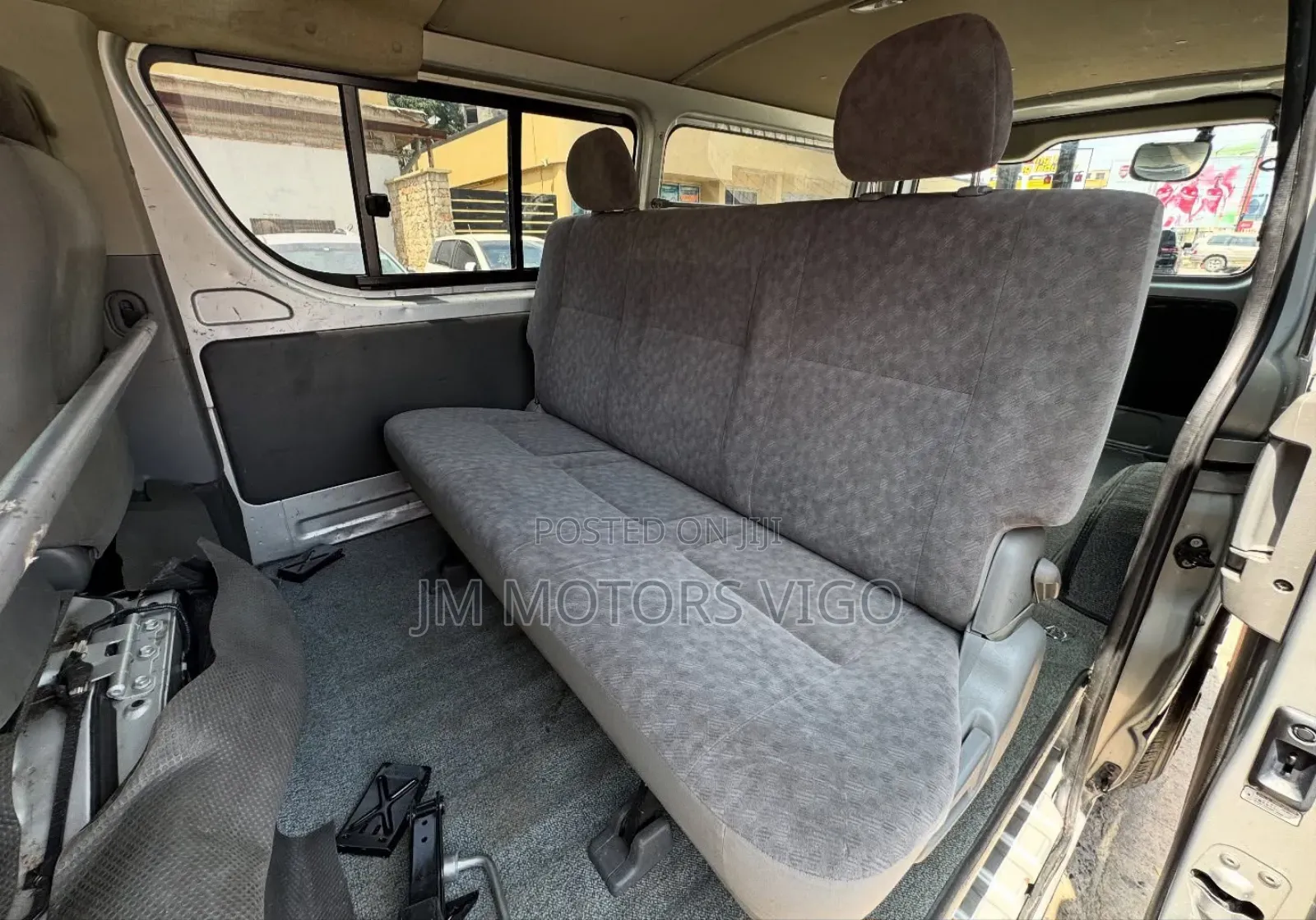 Toyota HiAce 2005 Silver