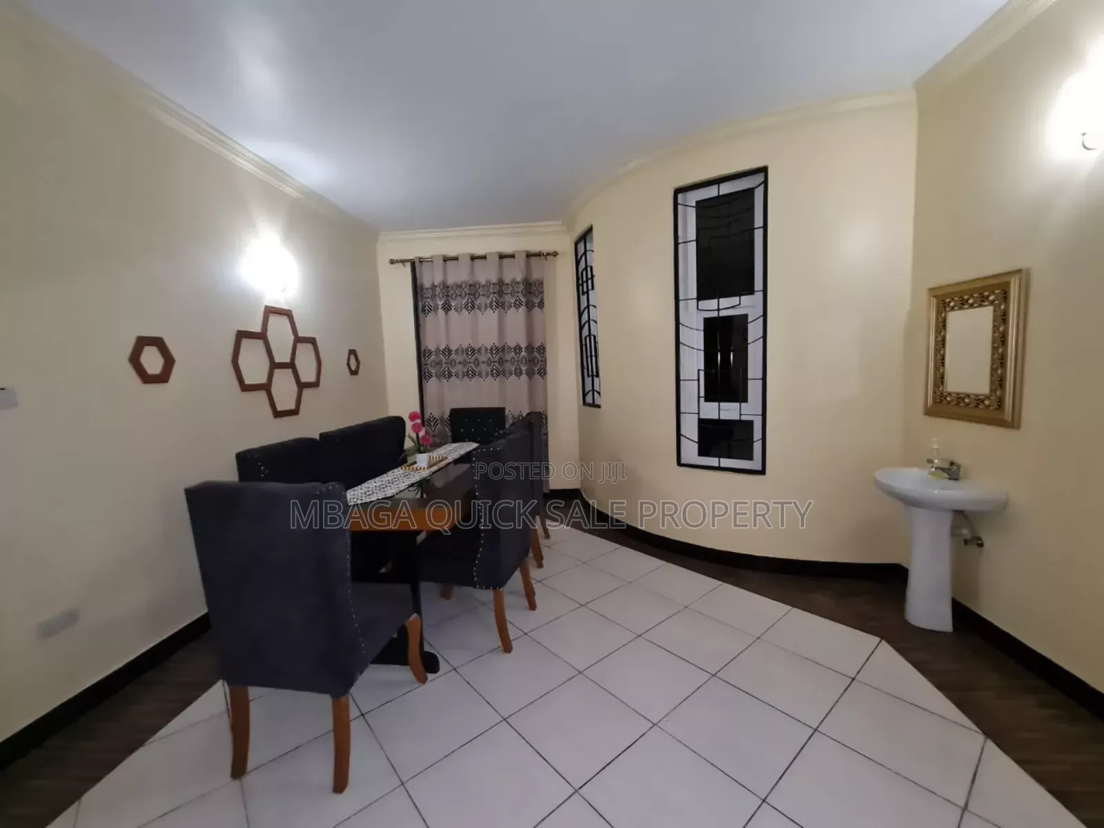 5bdrm House in Ununio Beach, Mikocheni for rent