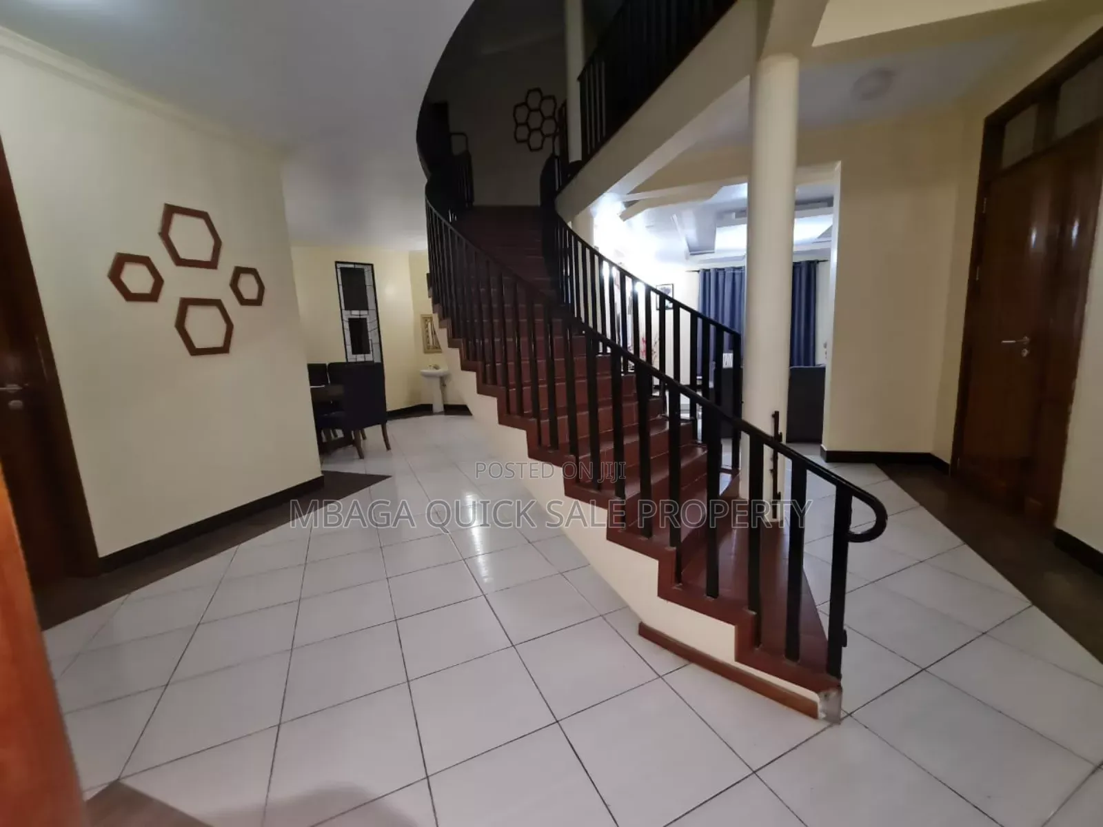 5bdrm House in Ununio Beach, Mikocheni for rent