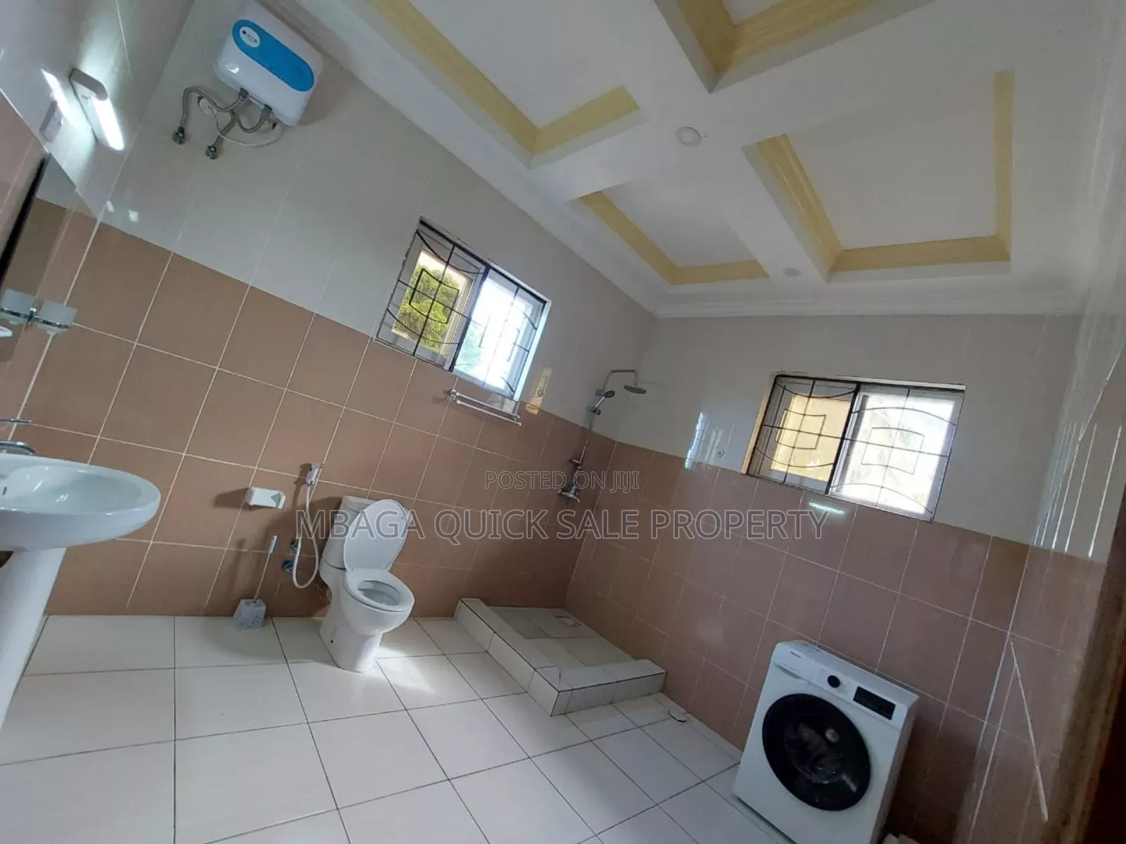 5bdrm House in Ununio Beach, Mikocheni for rent