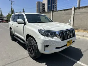 Toyota Land Cruiser Prado 2019 White