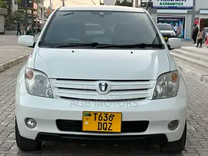 Toyota IST 2003 White