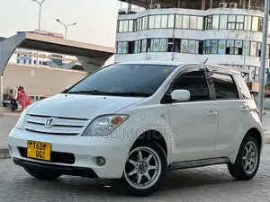 Toyota IST 2003 White