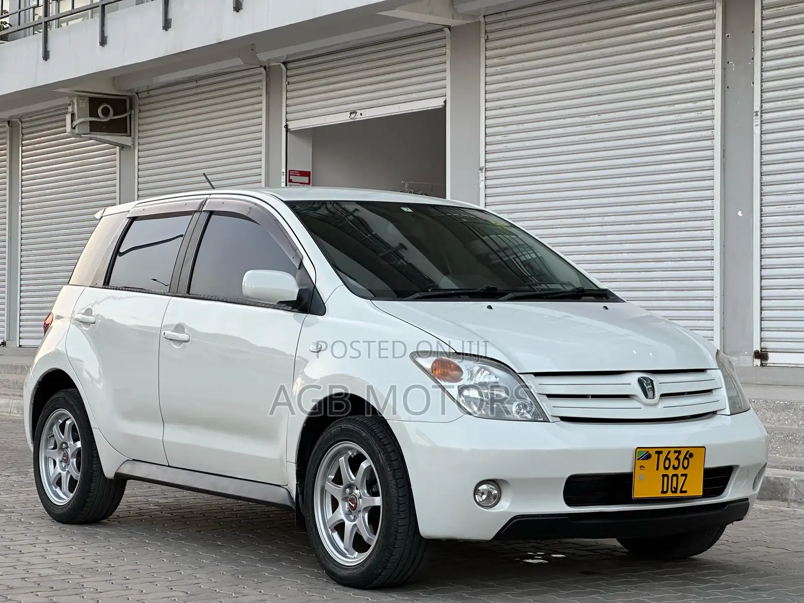 Toyota IST 2003 White