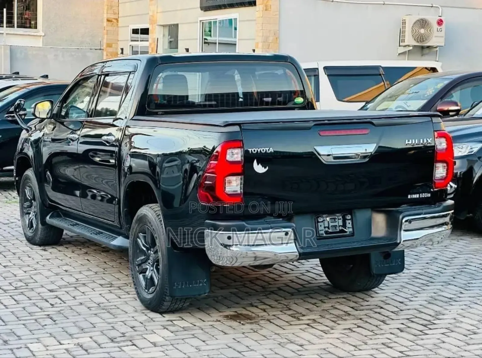 Toyota Hilux 2021 Black
