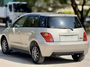 Toyota IST 2004 Beige