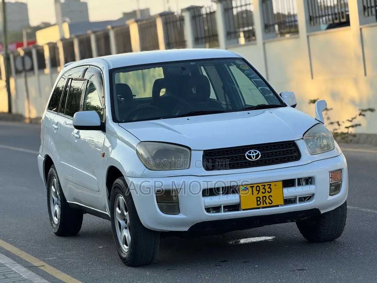 Toyota RAV4 Automatic 2003 White