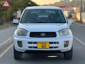 Toyota RAV4 Automatic 2003 White