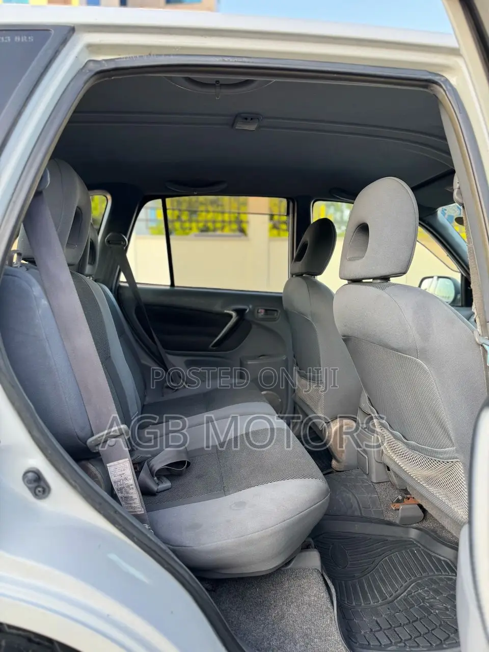 Toyota RAV4 Automatic 2003 White