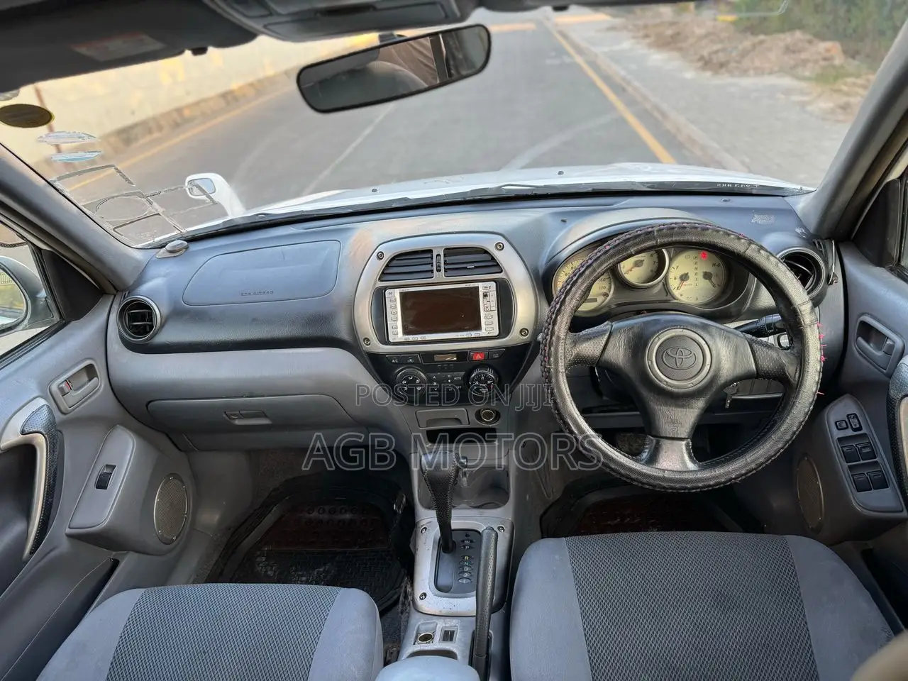 Toyota RAV4 Automatic 2003 White