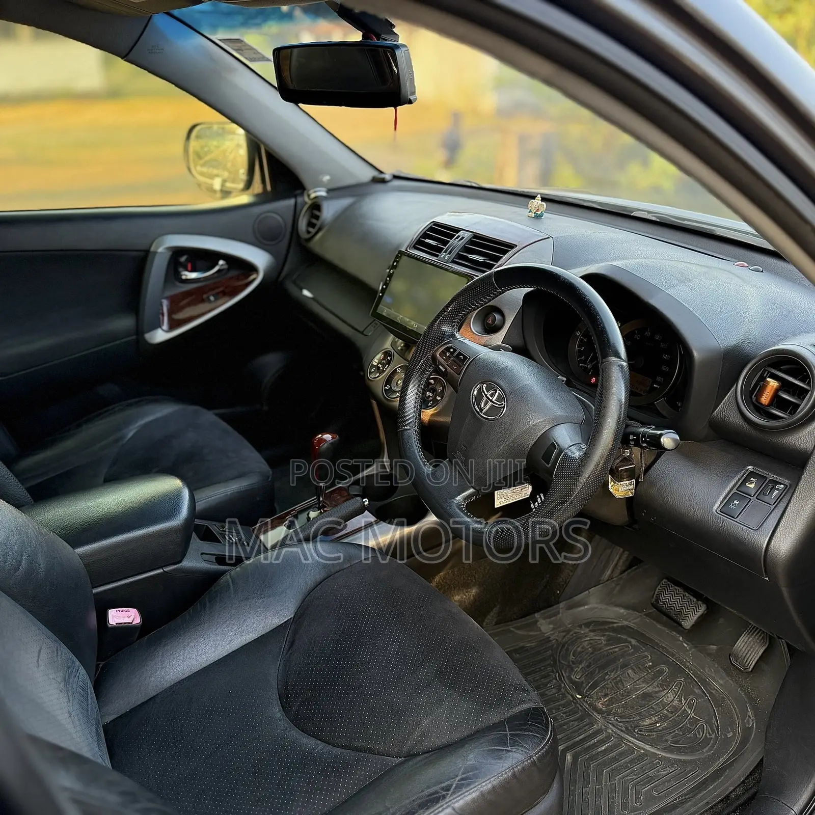 Toyota Vanguard 2010 Gray