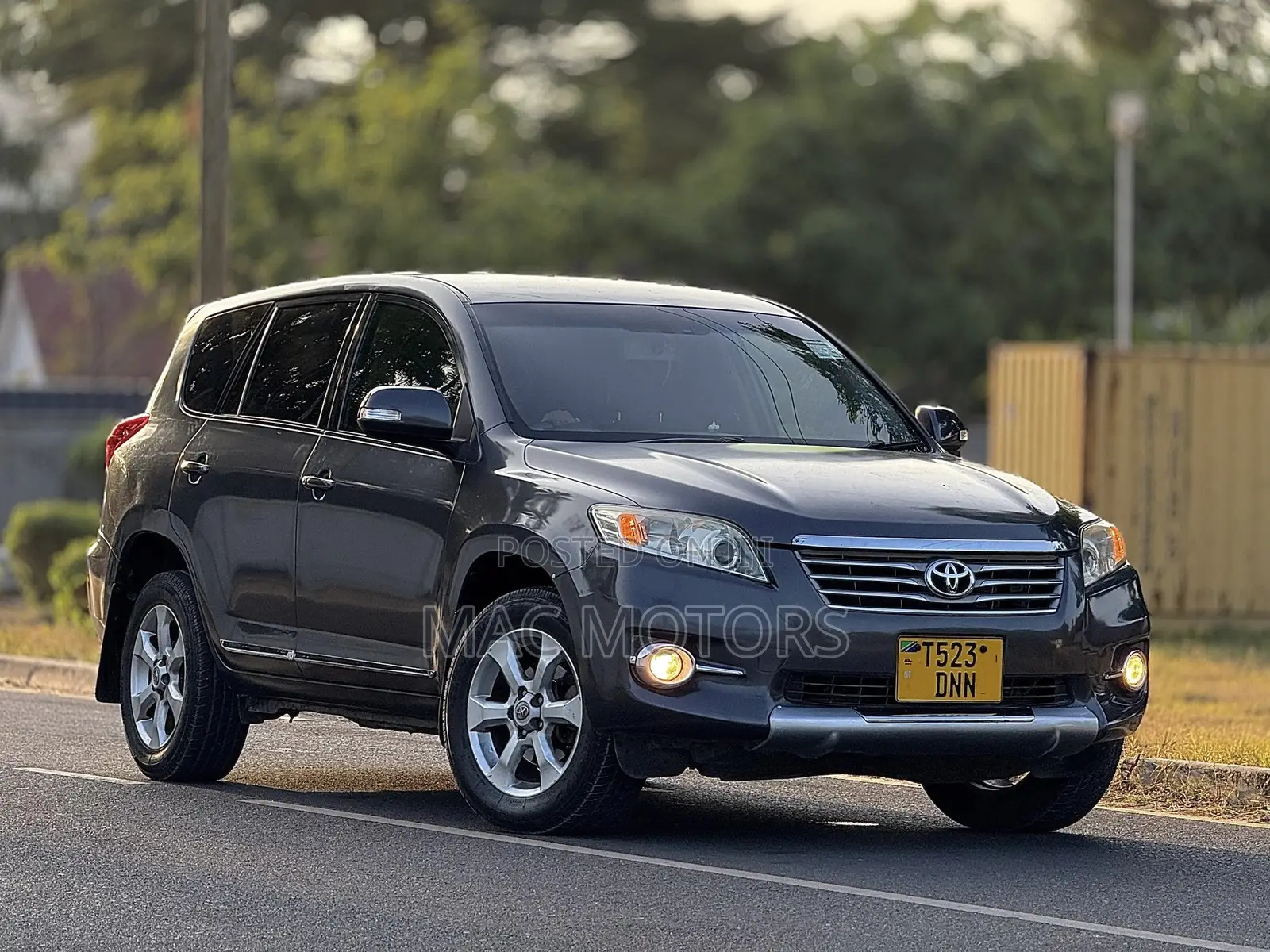 Toyota Vanguard 2010 Gray