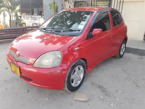 Toyota Vitz 2002 Red