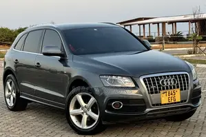 Audi Q5 2.0 TDi Quattro 2009 Gray