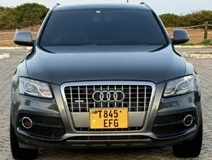 Audi Q5 2.0 TDi Quattro 2009 Gray