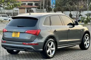 Audi Q5 2.0 TDi Quattro 2009 Gray
