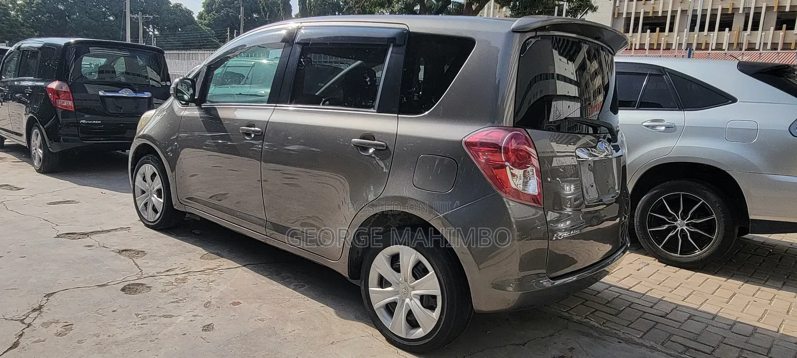 Toyota Ractis 2010 Beige