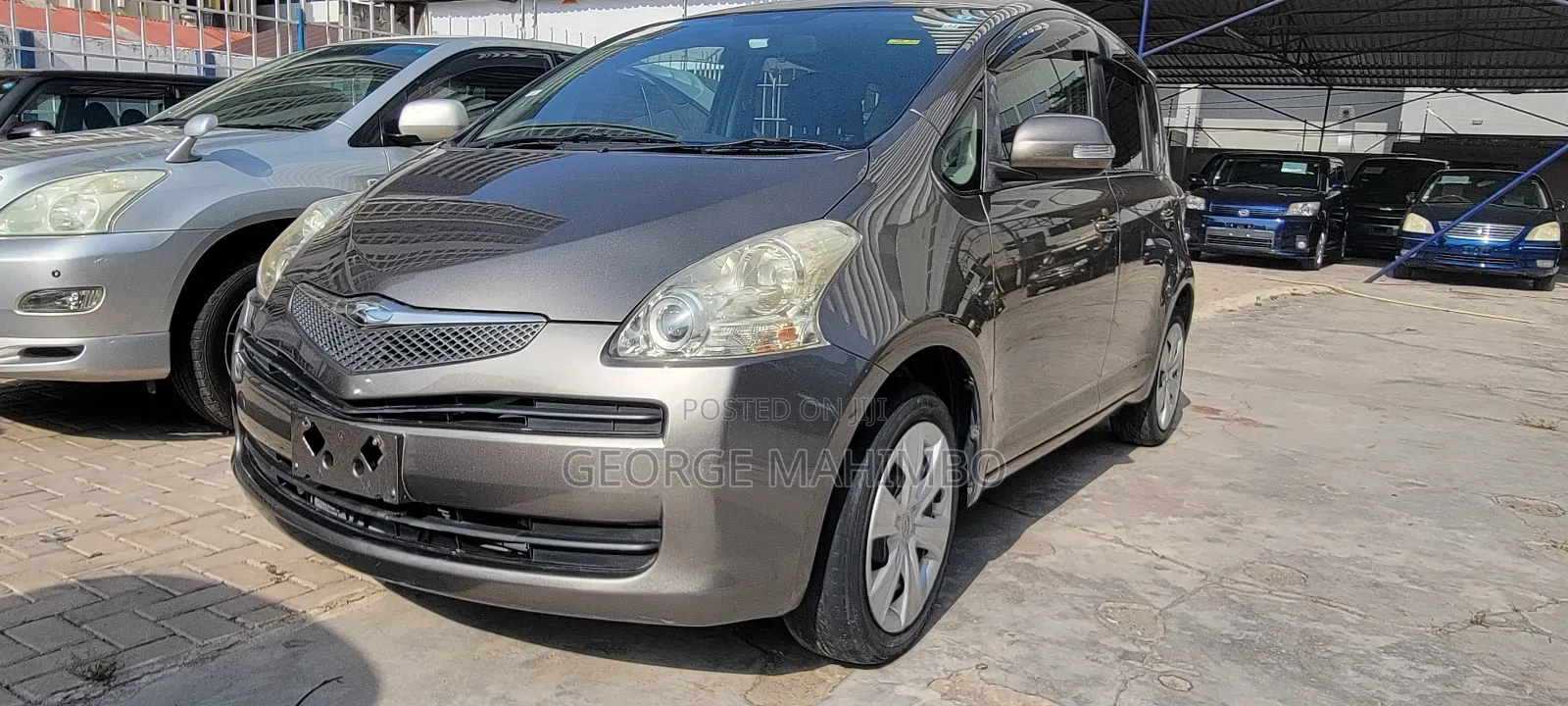Toyota Ractis 2010 Beige
