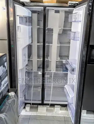Samsung 617l Side by Side Refrigerator (Rs64r53112a) 635l