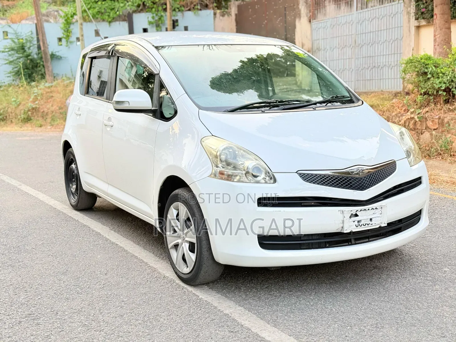 Toyota Ractis 2009 White