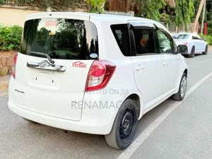 Toyota Ractis 2009 White