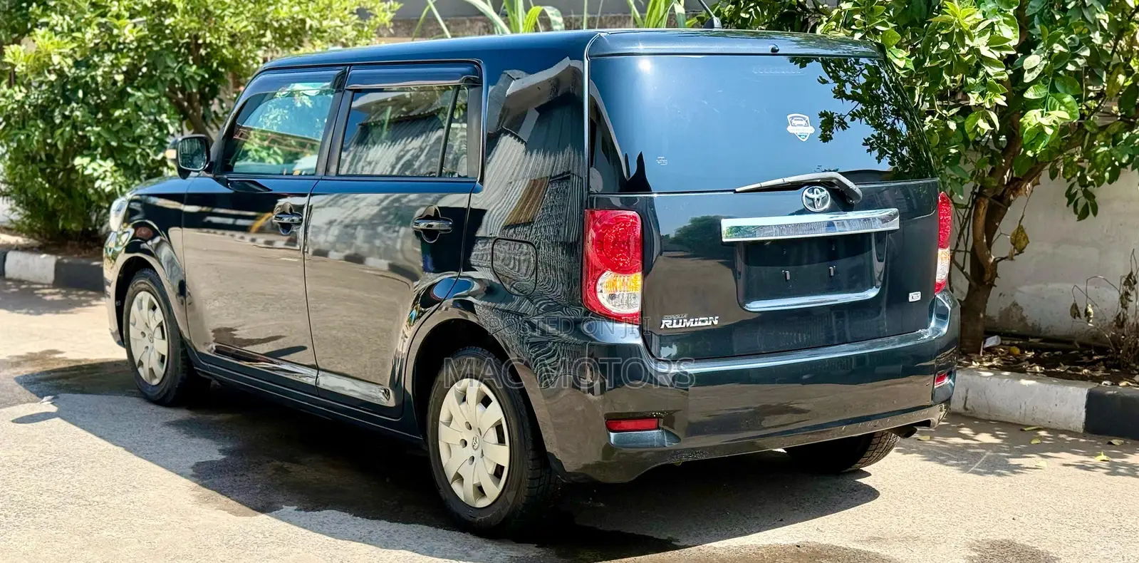 Toyota Corolla Rumion Hatchback 1.5 FWD 2009 Black