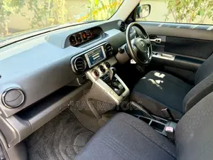 Toyota Corolla Rumion Hatchback 1.5 FWD 2009 Black