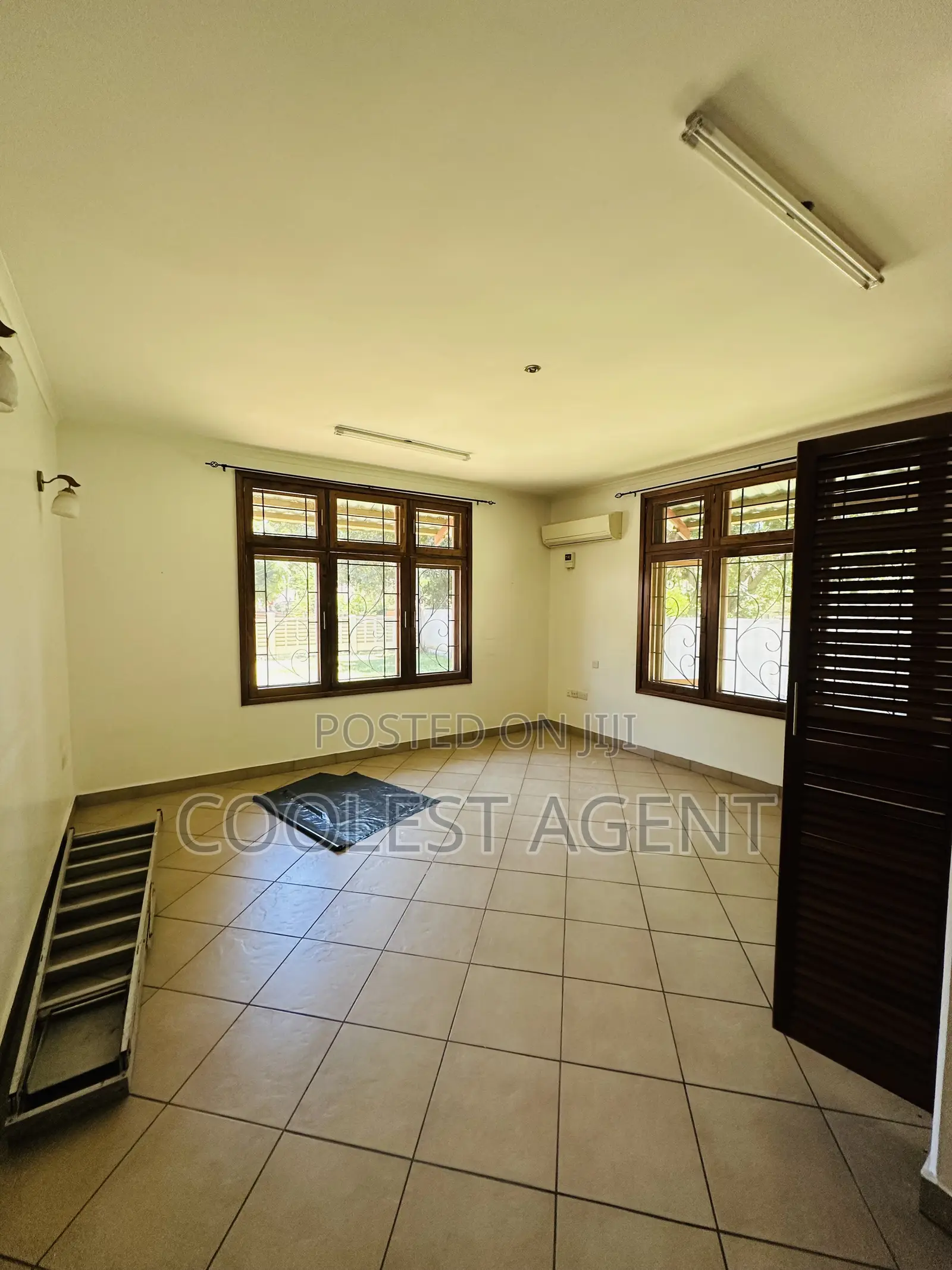 5bdrm Duplex in Oysterbay, Kinondoni for rent