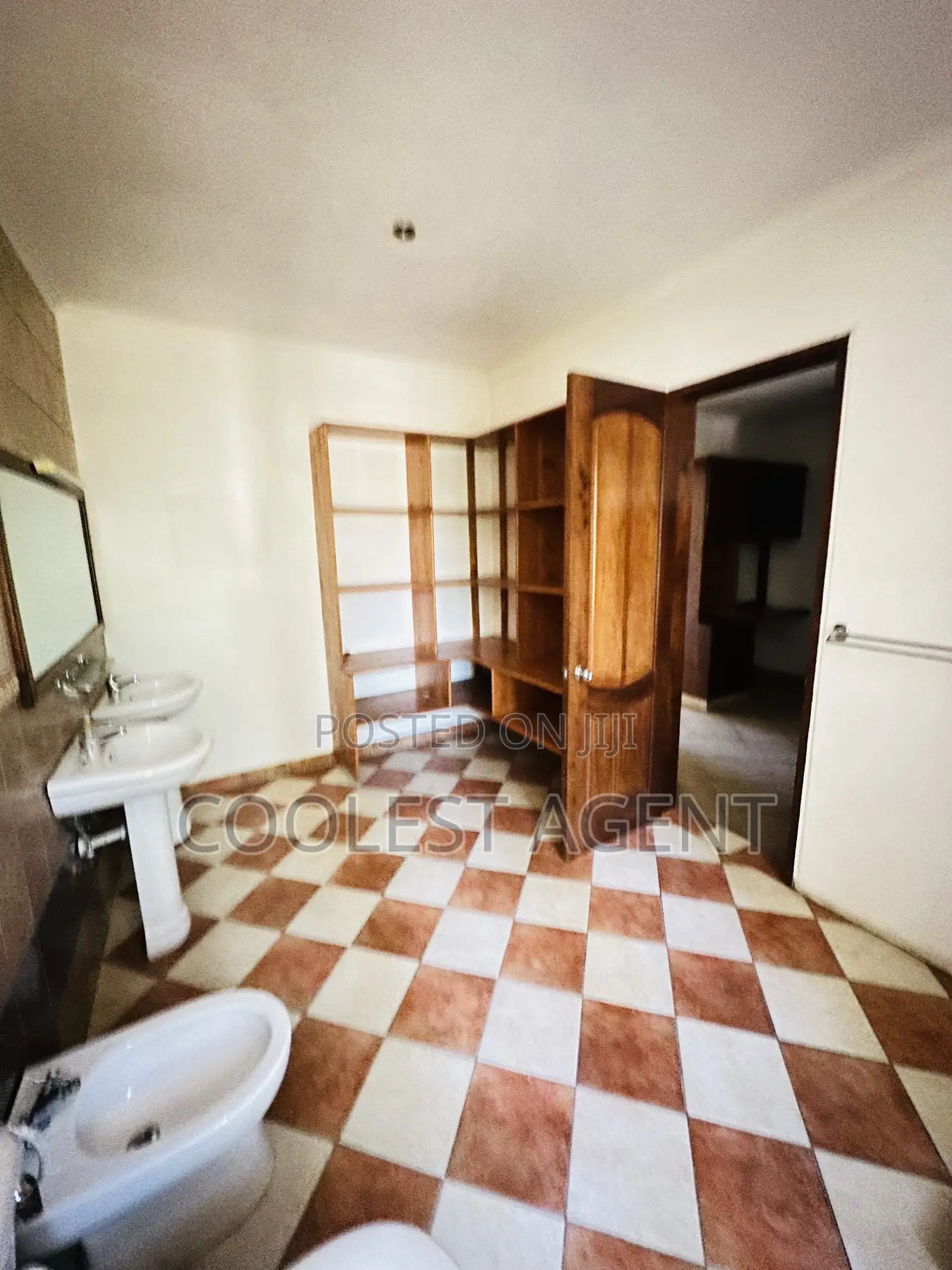 5bdrm Duplex in Oysterbay, Kinondoni for rent