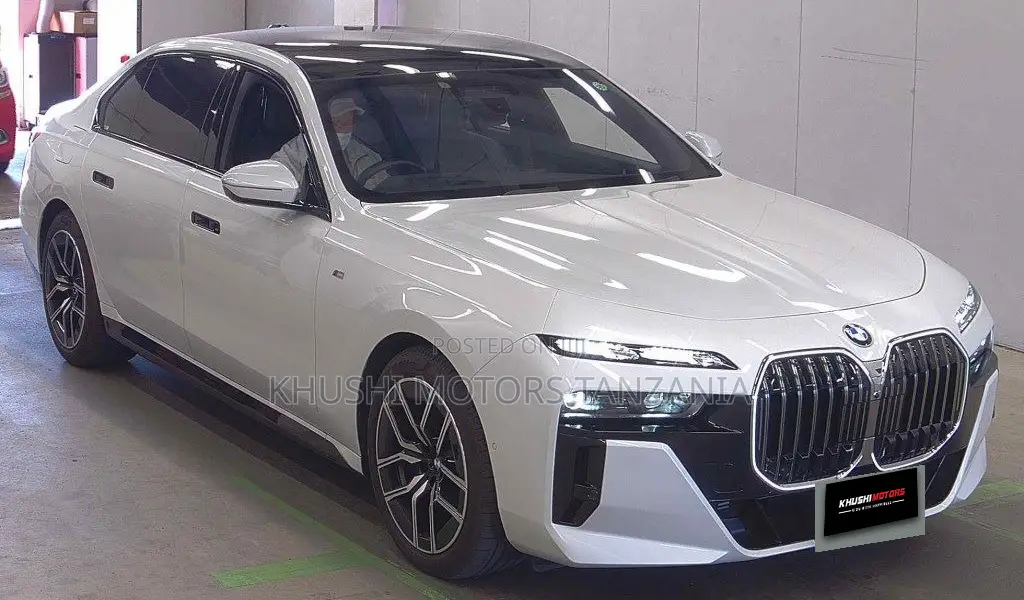 BMW 7 Series 2023 White
