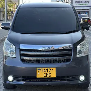 Toyota Noah 2.0 143hp FWD (8 Seater) 2008 Gray