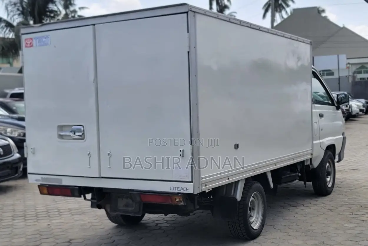 Toyota Townace Refrigerator.