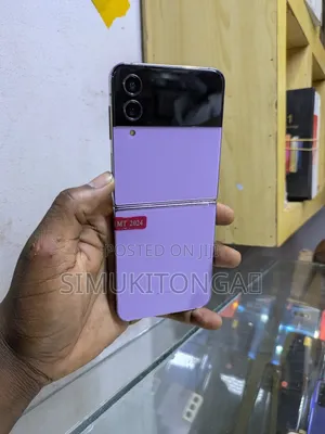 New Samsung Galaxy Z Flip4 128 GB Pink