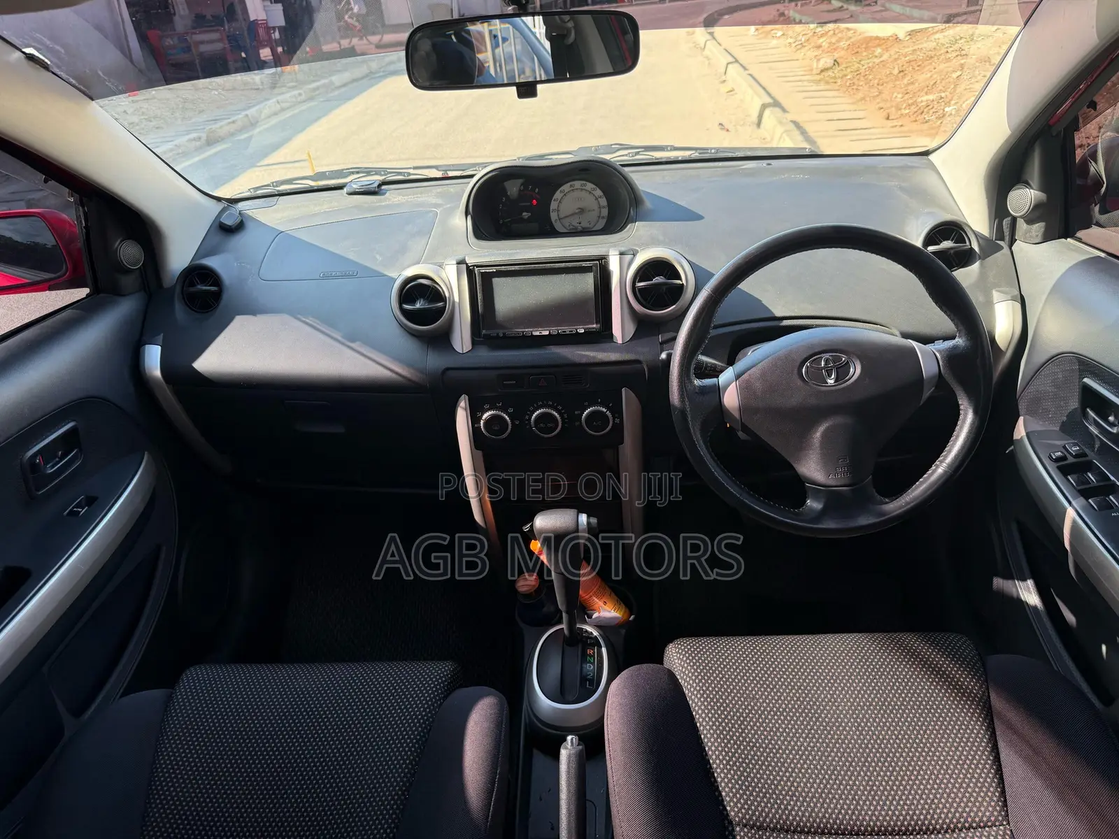 Toyota IST 2004 Red