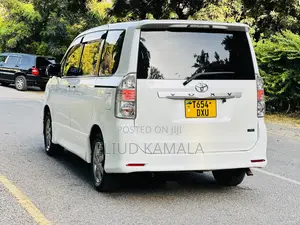 Toyota Voxy 2008 White