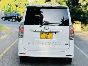 Toyota Voxy 2008 White