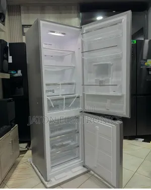 Photo - Midea Combi Fridge With Water Dispenser 310l